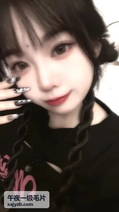 健身房里的私教挥汗如雨 - 高清无码午夜一级毛片